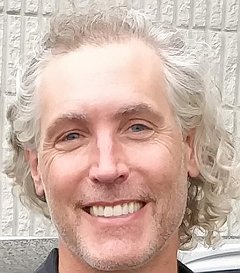 Christopher Hundhausen